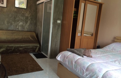 Mae Hia Bed & Breakfast | Sanctuary cooler enclave ensuite ^ patio room A homestay sensorycation