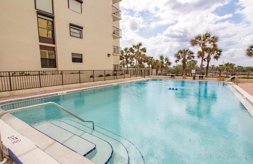 Crescent Beach Apartment | Sand Dollar II 207