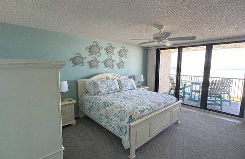 Crescent Beach Condo | Sand Dollar II, Ocean Front Flat, 3 BR 2BA, Pool, Wifi, Elevator, Sleeps 6