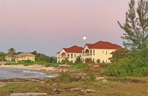 East End Apartment | SAND Luxurious Tranquility on a Private Beach In A Protected Marine Environment