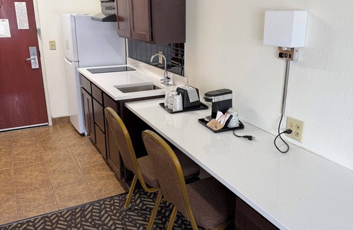 Shakopee Hotel | Sandalwood Studios & Suites