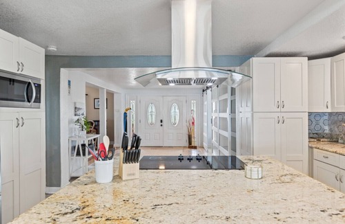 River Ridge Estates House | Sandbar Beachfront Estate Pool Hot Tub Pets OK Firepit