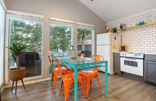 Sunrise Beach House | Sandbox 9-Fire Pit, SUPs, Boat Slip, Grill