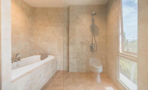 Bang Lamung Villa | Sandbox Beachfront Villa 3