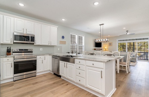 Woodland Terrace House | Sandbox: Private Pool & Steps to Beach!