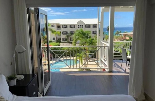 Weston Condo | Sandbox Villa 3 BDR Central to West Coast