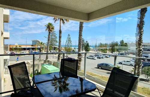Scarborough Apartment | Sandcastles Beachfront Luxury Retreat Apartment
