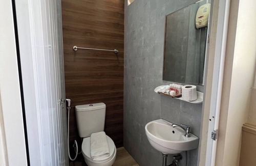 Downtown Hat Yai Hotel | Sandee Room