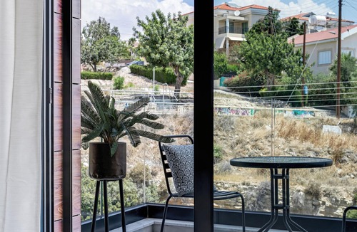 Agios Athanasios Apartment | Sanders Elgio - Generous 2-Bdr Apt w Balcony