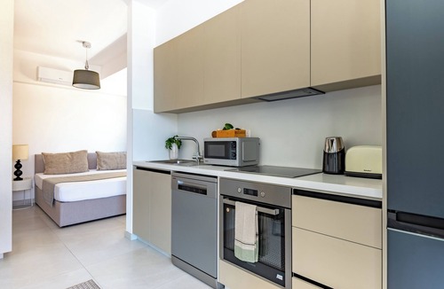 Agios Athanasios Apartment | Sanders Only - Enchanting Studio with Balcony