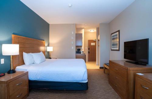 Squamish Hotel | Sandman Hotel and Suites Squamish