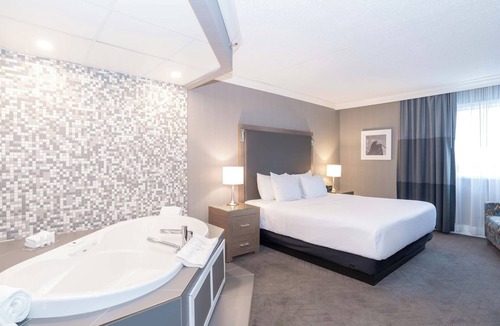 Downtown Hotel | Sandman Signature Lethbridge Lodge