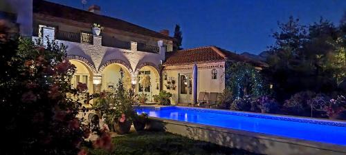 Paarl Villa | Sandmartins Private Secure Villa