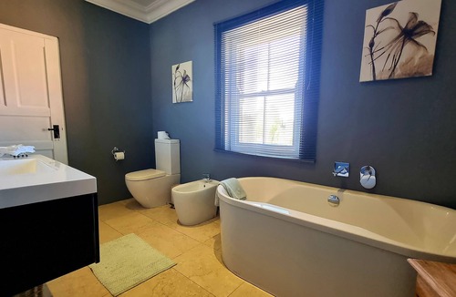 Paarl House | Sandmartins
