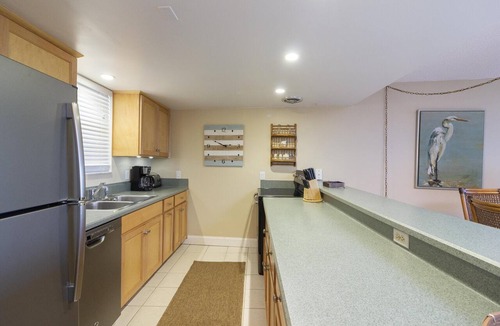 Crescent Beach Condo | Sandpiper 109 - Ground floor with all the upgrades!