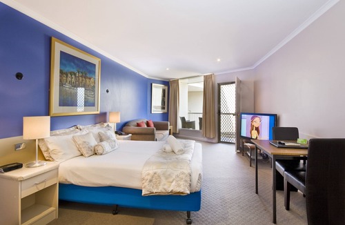 Lorne Hotel | Sandridge Motel