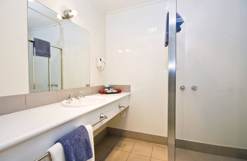 Lorne Hotel | Sandridge Motel