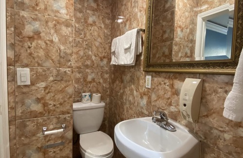 South Gate Hotel | Sands Inn