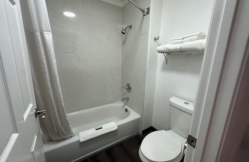 Livermore Hotel | Sands Motel