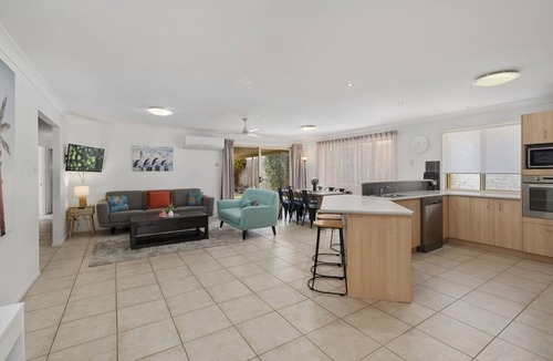 Sandstone Point House | Sandstone Point (SEQ) Bribie Holidays Family Home, pet friendly