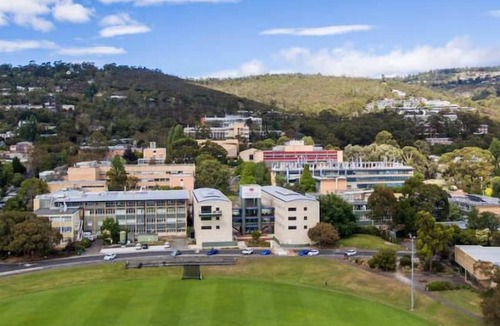 Sandy Bay Apartment | Sandy Bay Unit next to Casino, 5 min to CBD