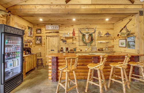Puposky Cabin | Sandy Beach & Boat Dock! Gull Lake Resort Cabin