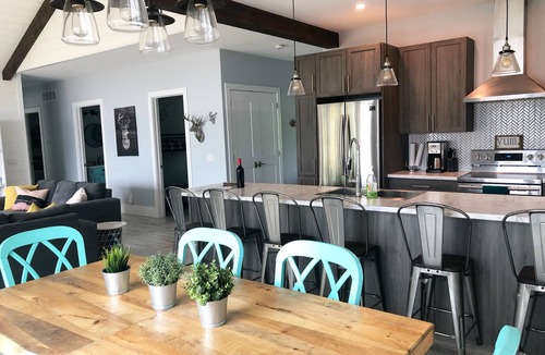 Muskoka Lakes Cottage | Sandy beach cottage in Muskoka - great for families!