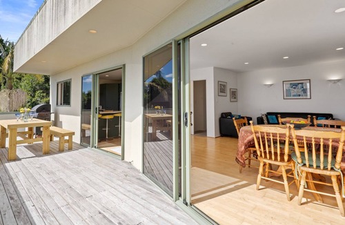 Coopers Beach House | SANDY BEACH HOUSE - COOPERS BEACH HOLIDAY HOME in Coopers Beach
