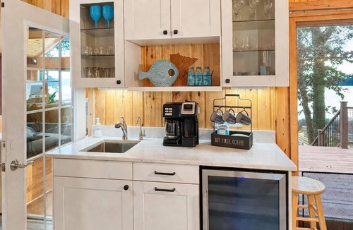 Motley House | Sandy Beach|Lake side Firepit|2 Docks|4 Mins To Golf Course