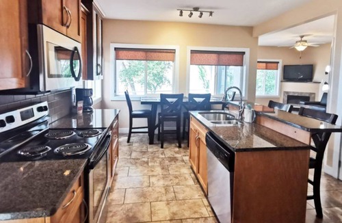 Osoyoos Hotel | Sandy Beach Suites