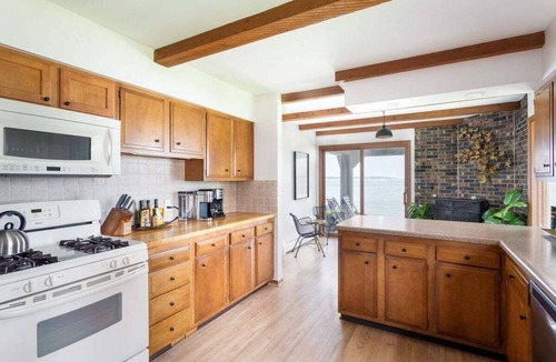 Traverse City Apartment | Sandy Beachfront House on Grand Traverse Bay