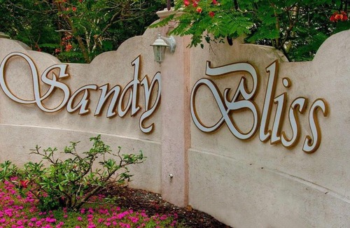 Holder's Hill Apartment | Sandy Bliss Condominiums