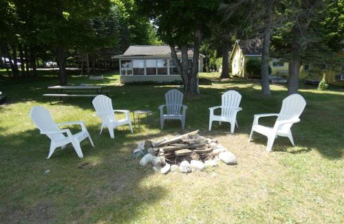 Bellaire House | Sandy Bottom Cottage on Intermediate Lake