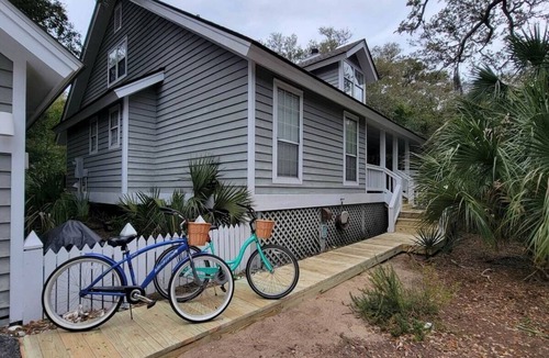 Bald Head Island House | Sandy Bottoms NEWLY RENOVATED 4 BEDROOMS!