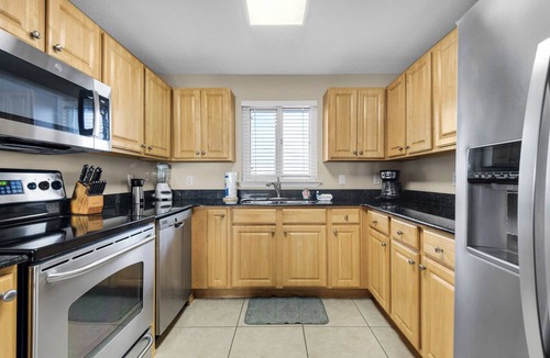 Ono Island Condo | Sandy Key 416: 2 BR/2BA Gulf Front Condo in Perdido Key, FL. Sleeps 6