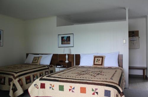 Long Lake Hotel | Sandy Point Motel