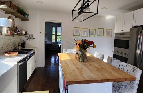Long Beach House | SandyBeachHouseLBNY Steps to Beach, Train & Eats Beachside