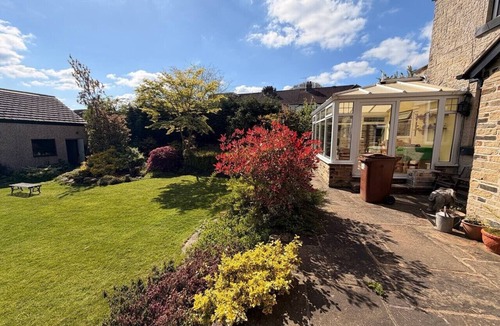 Horsforth House | Sandywell Cottage - Families, Contractors, Airport