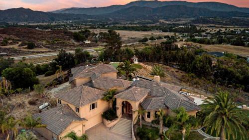 Temecula House | Sangiovese by AvantStay