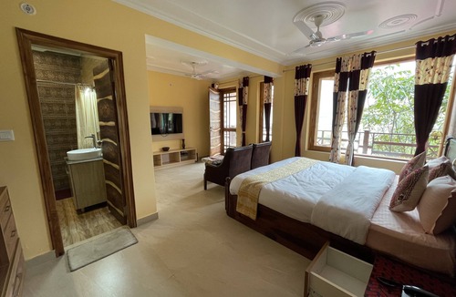 Amritpur Hotel | Sangita Resorts Naukuchiatal
