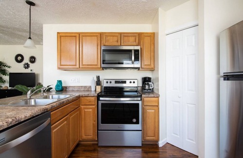 Maxwell House | Sanitized Spacious East Nashville Apt