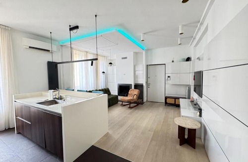 San Vittore Apartment | Sant'Agostino Large & Elegant Apartment, Milano