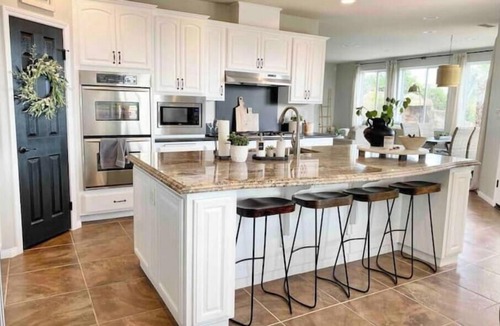 Santa Clarita House | Santa Clarita Tropical Paradise, Six Flags Magic Mountain, LA, Beaches Drivable
