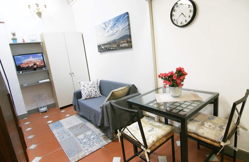 Santa Croce Apartment | Santa Croce Studio in the historic center