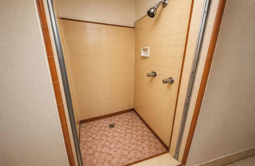 Tehachapi Hotel | Santa Fe Motel Tehachapi by Hotel O