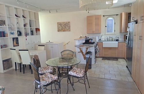 Venice House | Santa Monica Walk To Beach, Bike Path, Shops and Restaurants