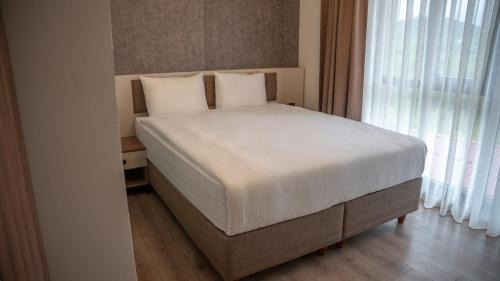 Yesilyali Apartment | Santana Suıts