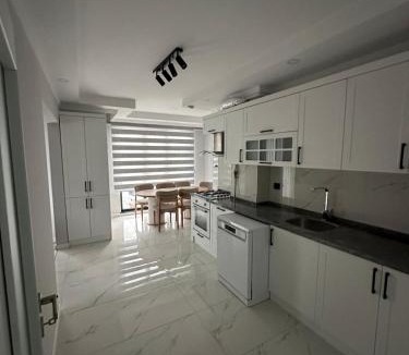 Yesilyali Apartment | Santana Suıts