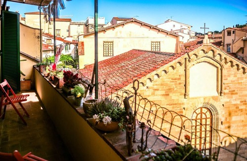 San Giovanni Apartment | Santo Stefano Penthouse: at Ponte Vecchio for 4 people with 2 terraces