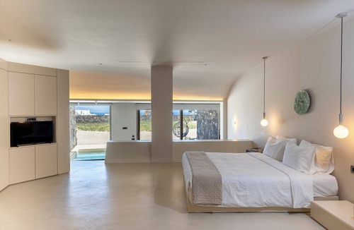 Finikia Hotel | Santopaz Suites